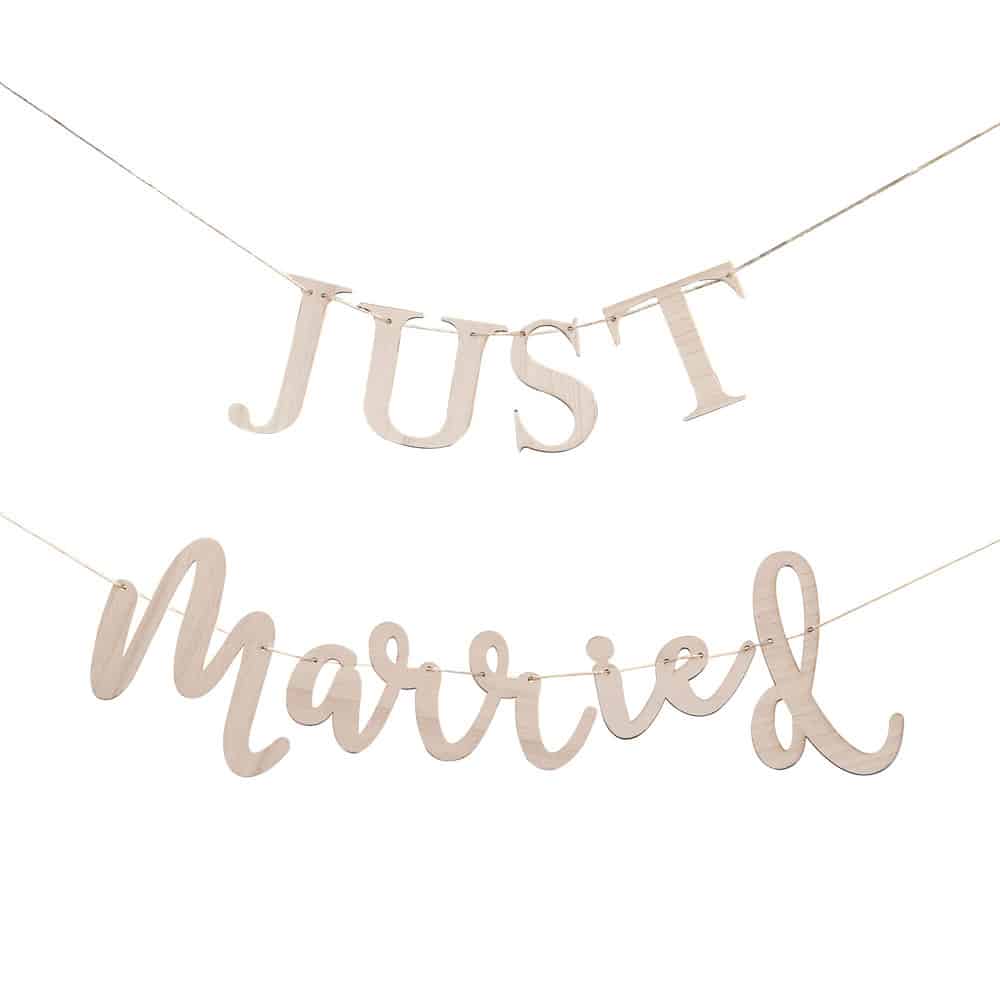 Just-Married-banner-i-tre-tilbehoor-fotobaren-ginger-ray2
