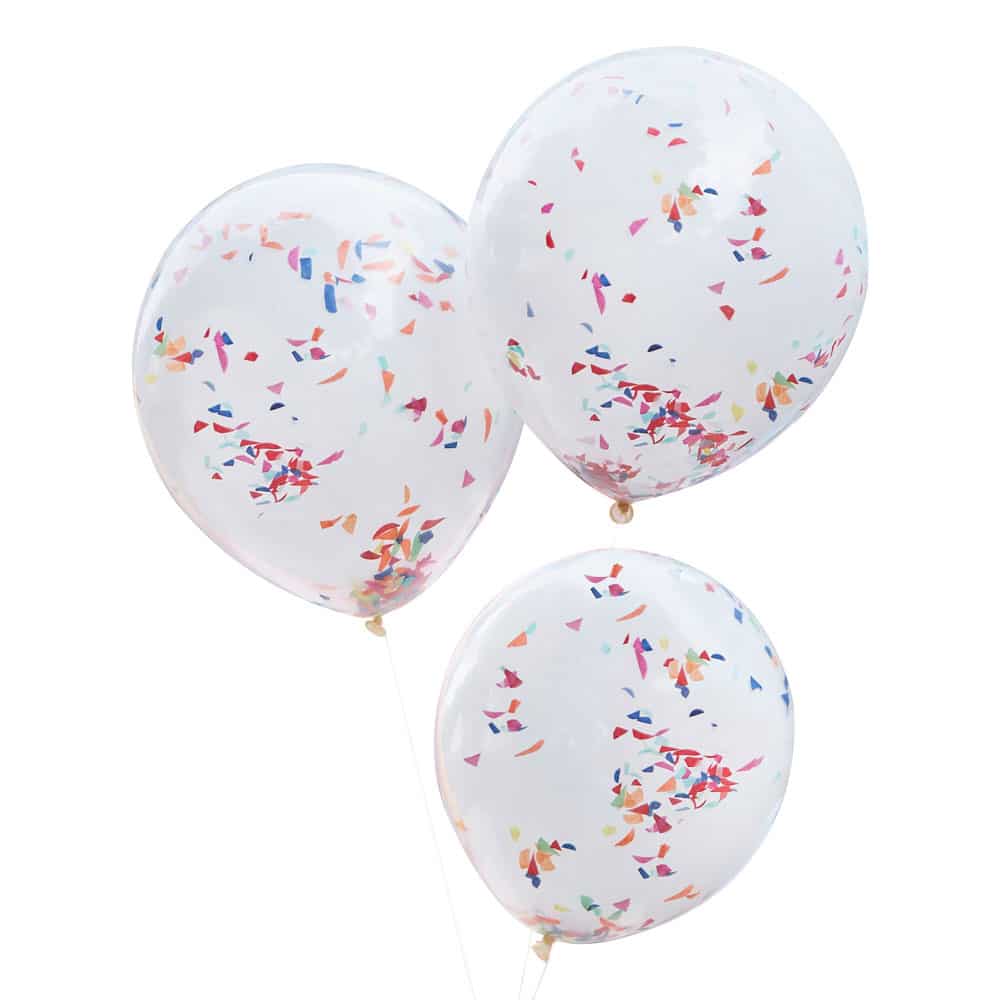 tre-hvite-ballonger-med-regnbue-farget-konfetti-fotobaren-ginger-ray2