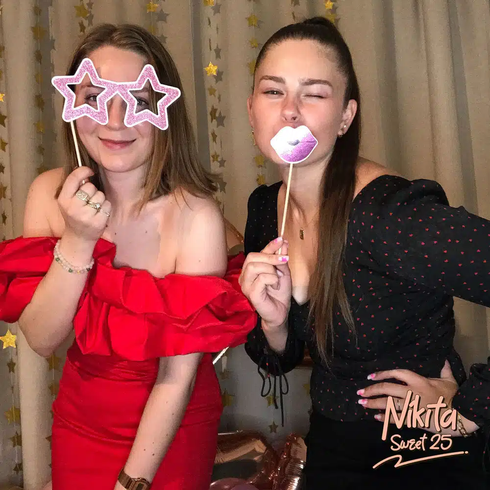 Fotobaren-photobooth-sweet-25-bursdag-egen-logo-design