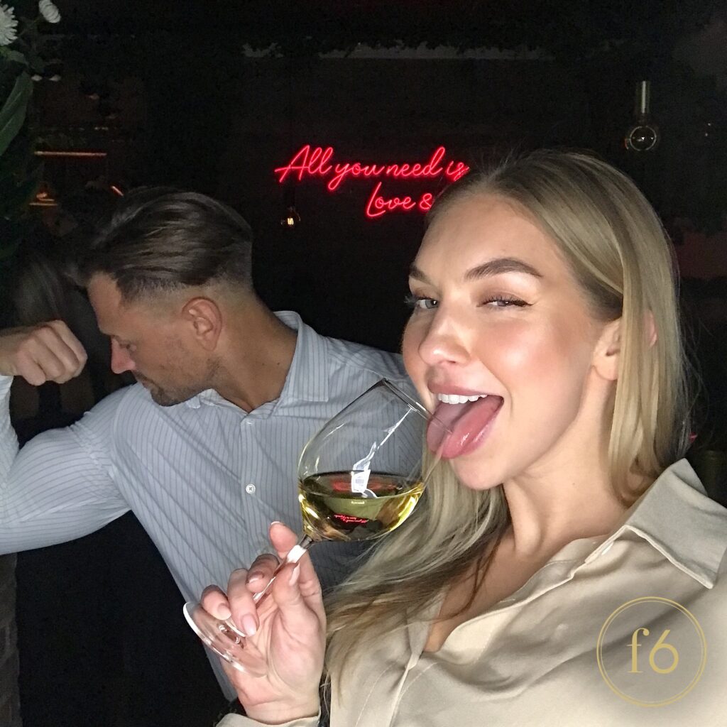 2578-F6_Cocktailbar-d8-template